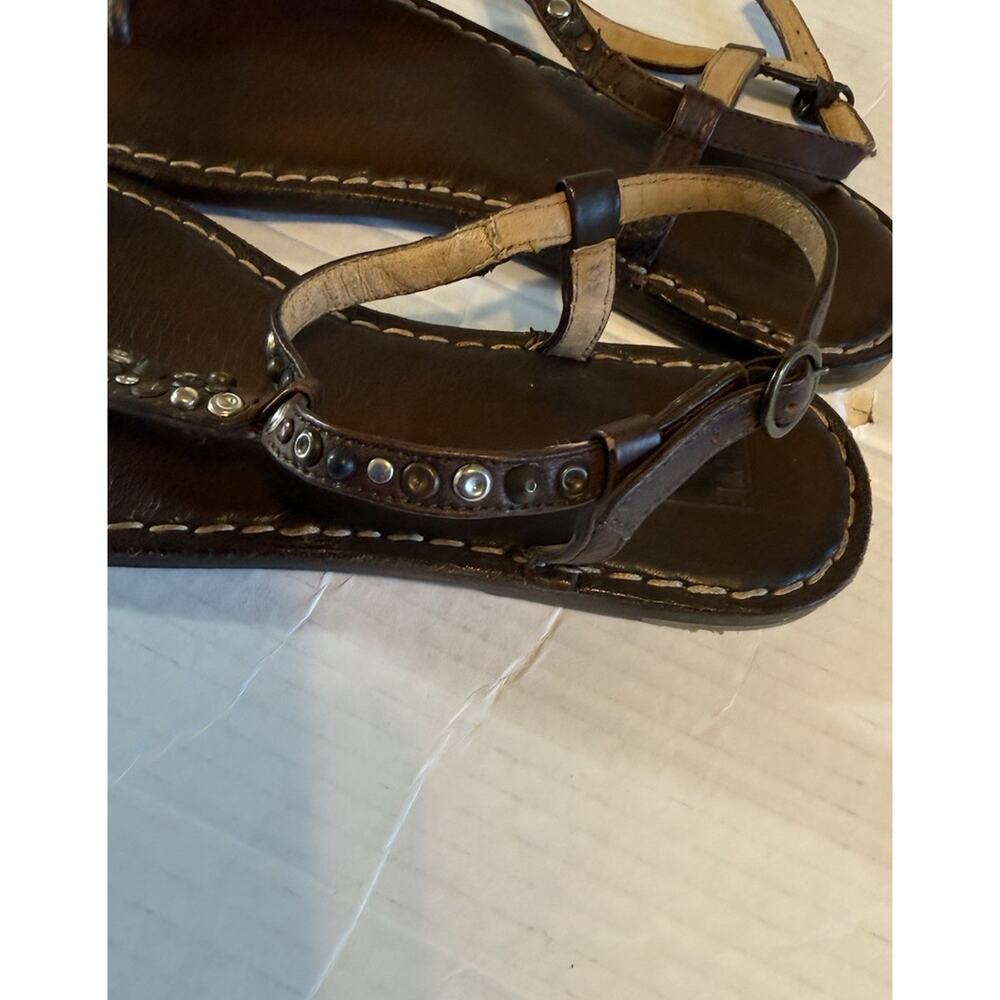 Frye Womens Size 9 B Studded Leather Thong Sandals Brown Strappy - Picture 9 of 9